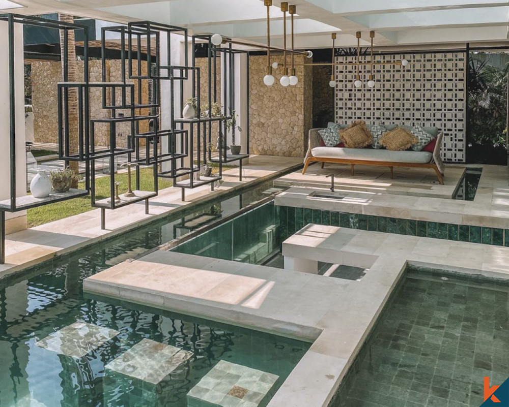 Villa Desainer Modern Hak Milik Mewah Dijual di Canggu