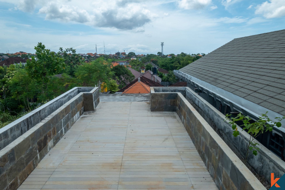 Villa spacieuse et élégante de 4 chambres à coucher à Kerobokan à vendre