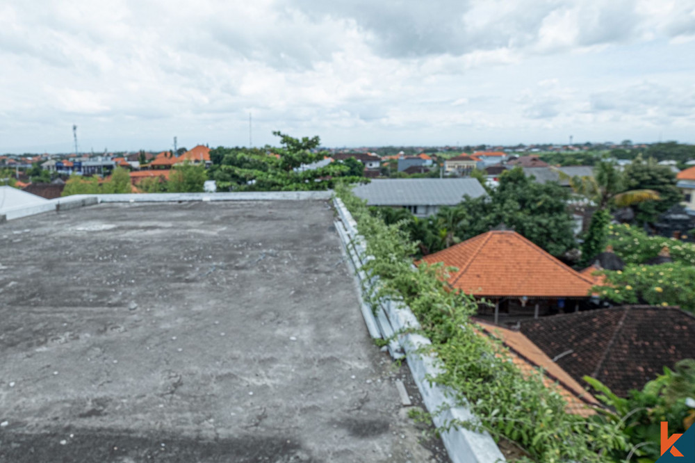 Villa spacieuse et élégante de 4 chambres à coucher à Kerobokan à vendre