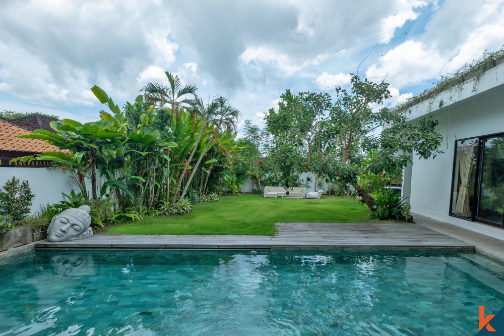 Villa spacieuse et élégante de 4 chambres à coucher à Kerobokan à vendre