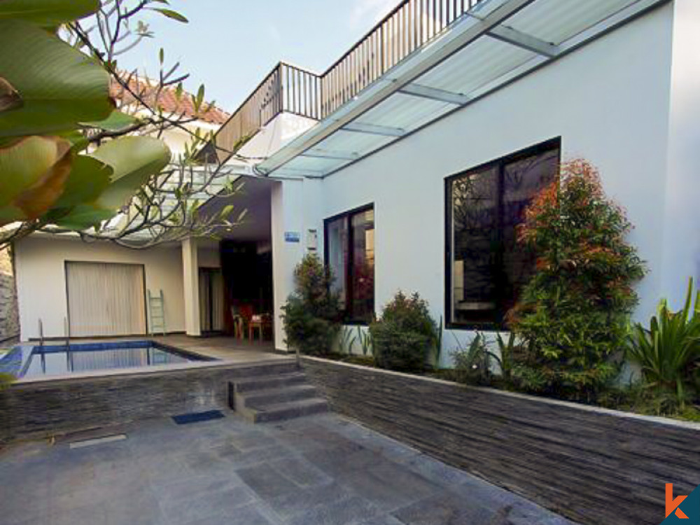 Disewakan Villa 3 Kamar Tidur Nyaman di Seminyak