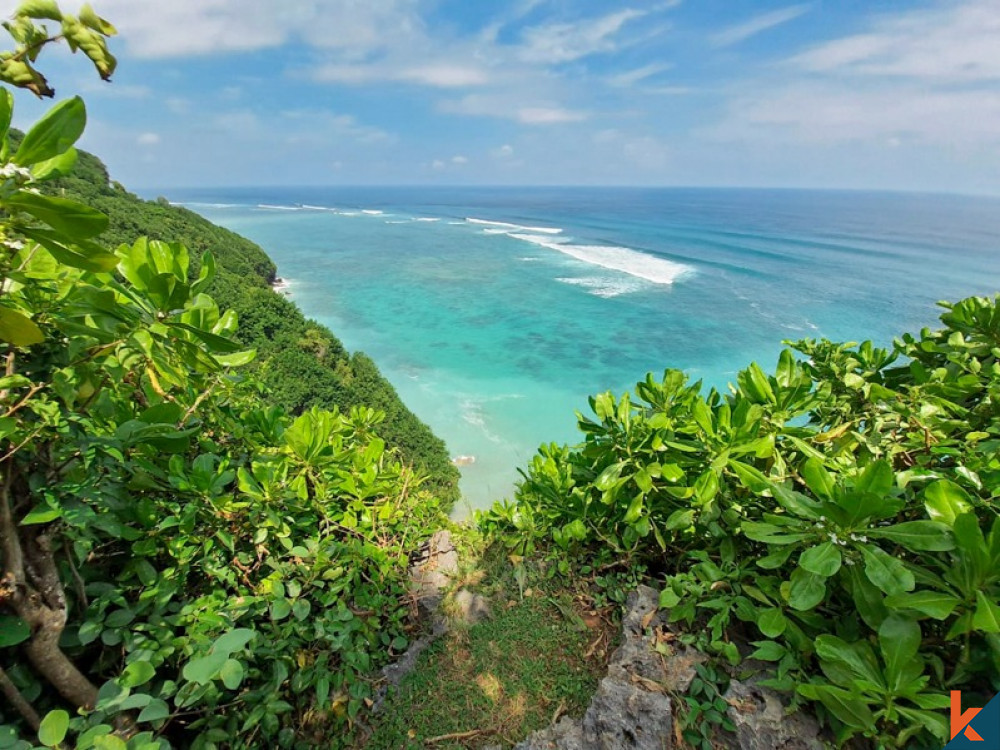 Opportunité d'investissement au sommet d'une falaise 2,8 HA avec une vue et un accès incroyables