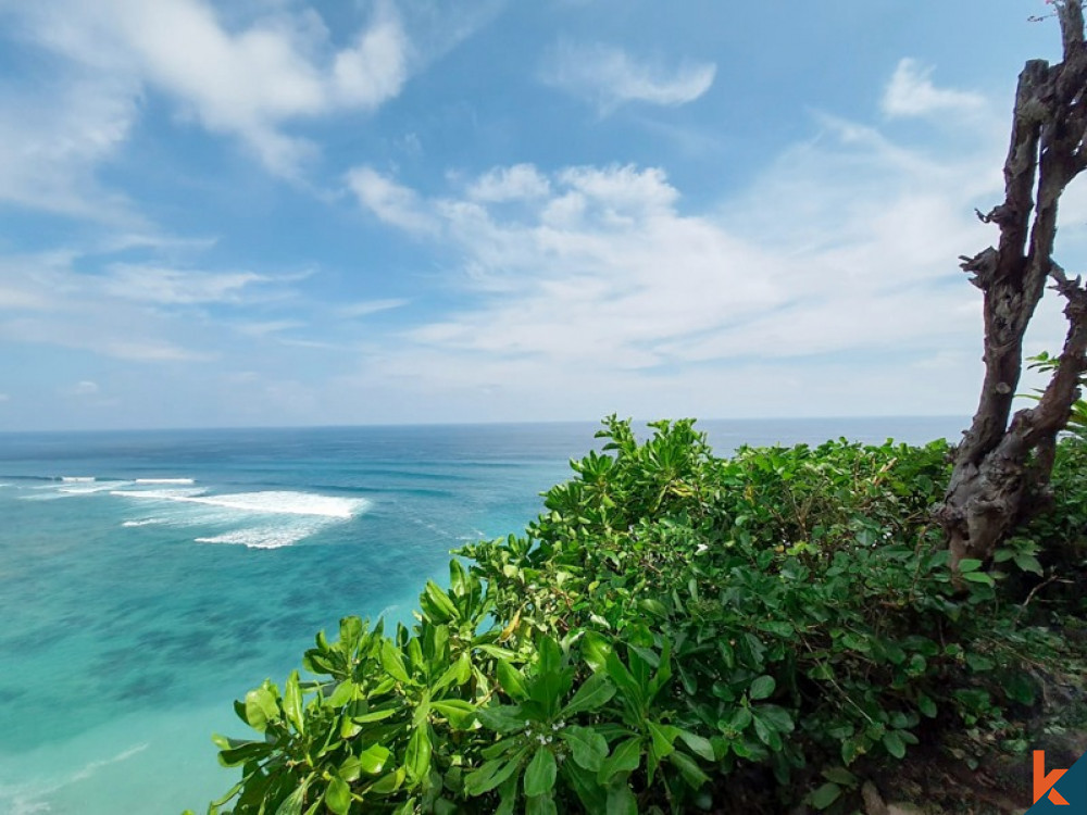 Opportunité d'investissement au sommet d'une falaise 2,8 HA avec une vue et un accès incroyables