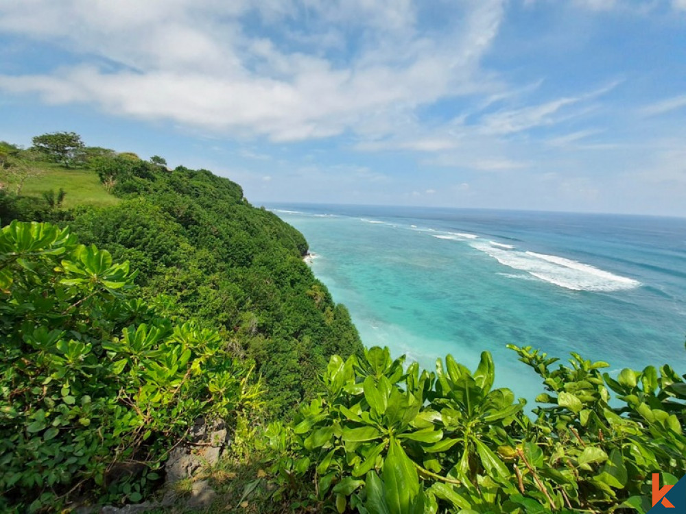 Opportunité d'investissement au sommet d'une falaise 2,8 HA avec une vue et un accès incroyables