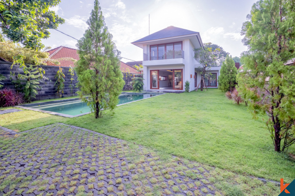 Villa neuve de trois chambres à louer à Sanur