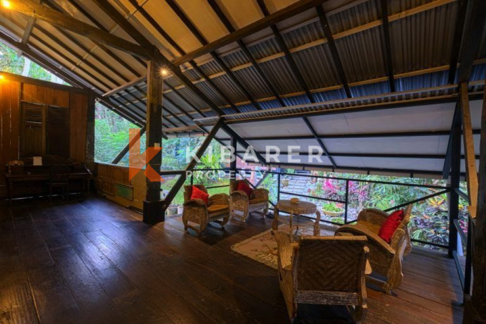 Wonderful Three Bedroom Riverside Villa Situated in Nyanyi