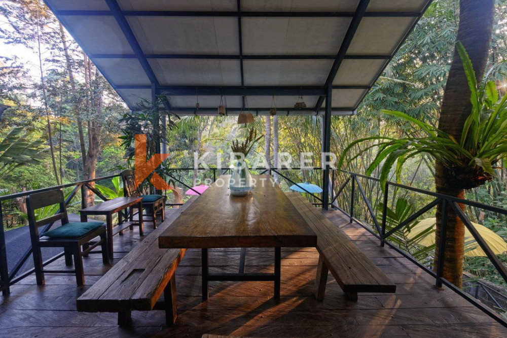 Wonderful Three Bedroom Riverside Villa Situated in Nyanyi