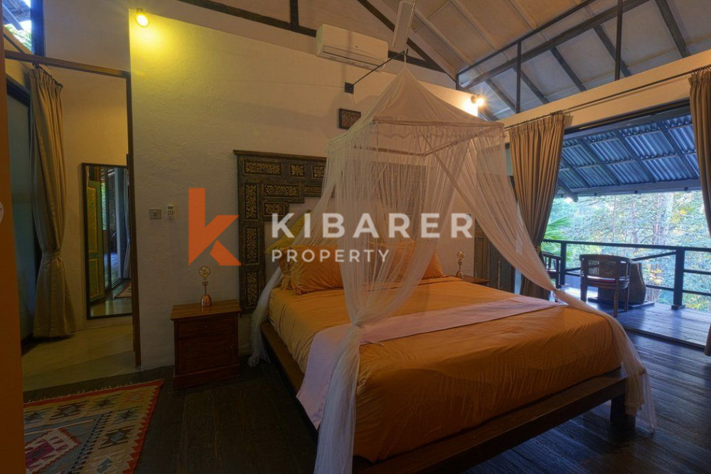 Wonderful Three Bedroom Riverside Villa Situated in Nyanyi