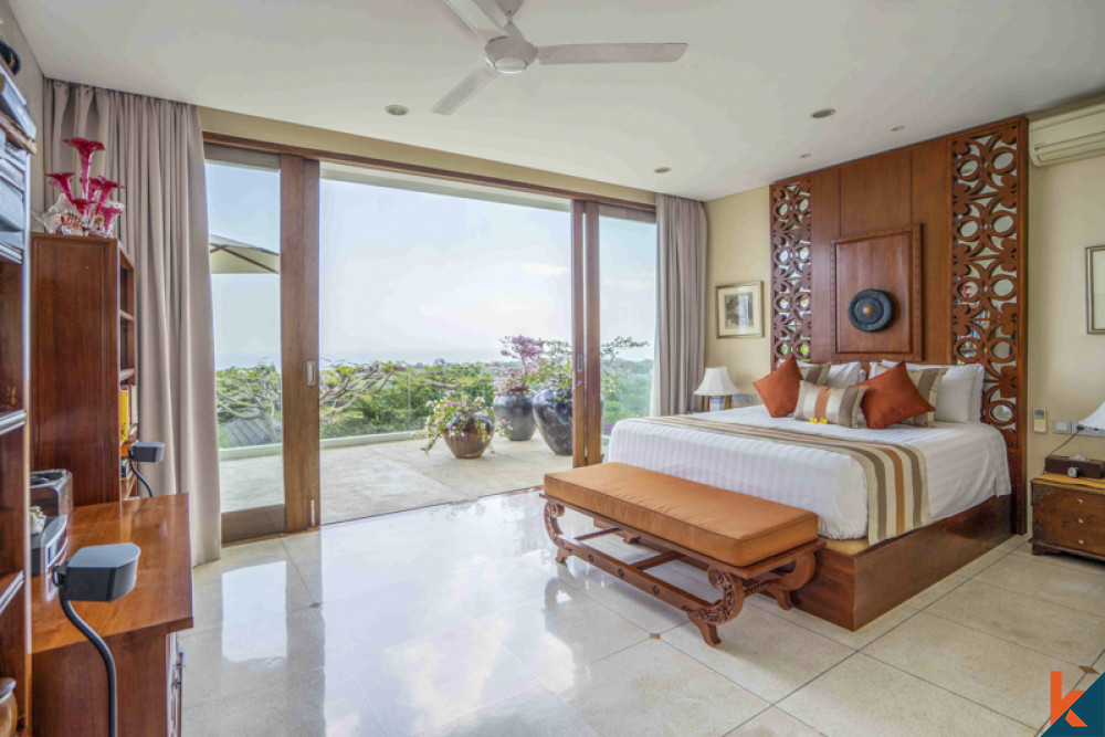 Elegant and Beautifully Villa with Amazing View for Sale in Pecatu