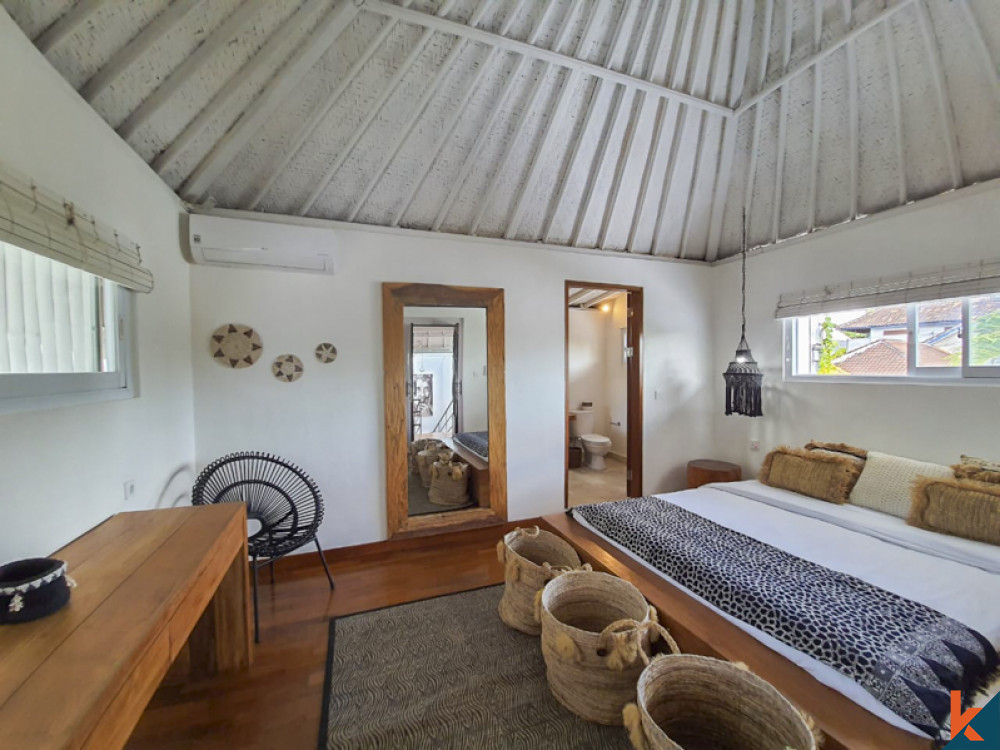 Villa Tropis Menawan untuk Disewakan di Jantung Seminyak