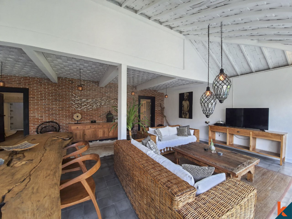Villa Tropis Menawan untuk Disewakan di Jantung Seminyak