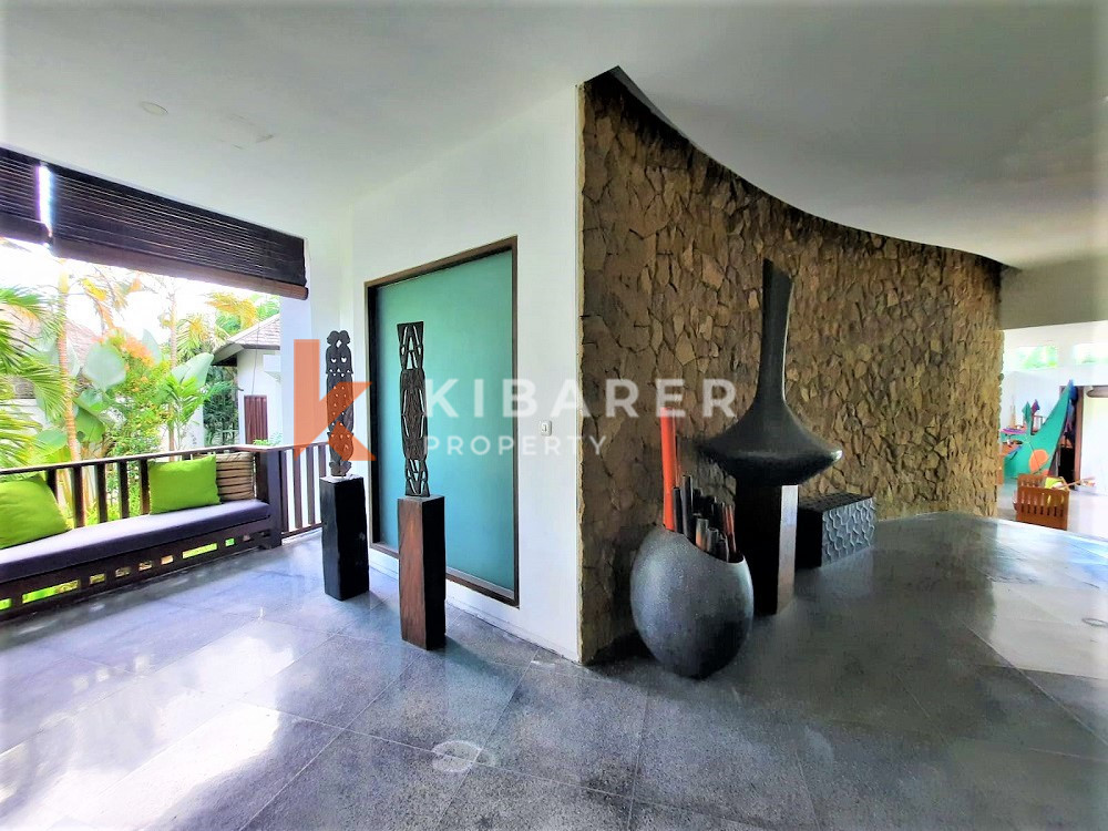 Menakjubkan Four Bedrooms Open Living Villa Terletak Di Canggu Padonan