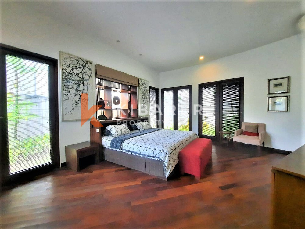 Menakjubkan Four Bedrooms Open Living Villa Terletak Di Canggu Padonan