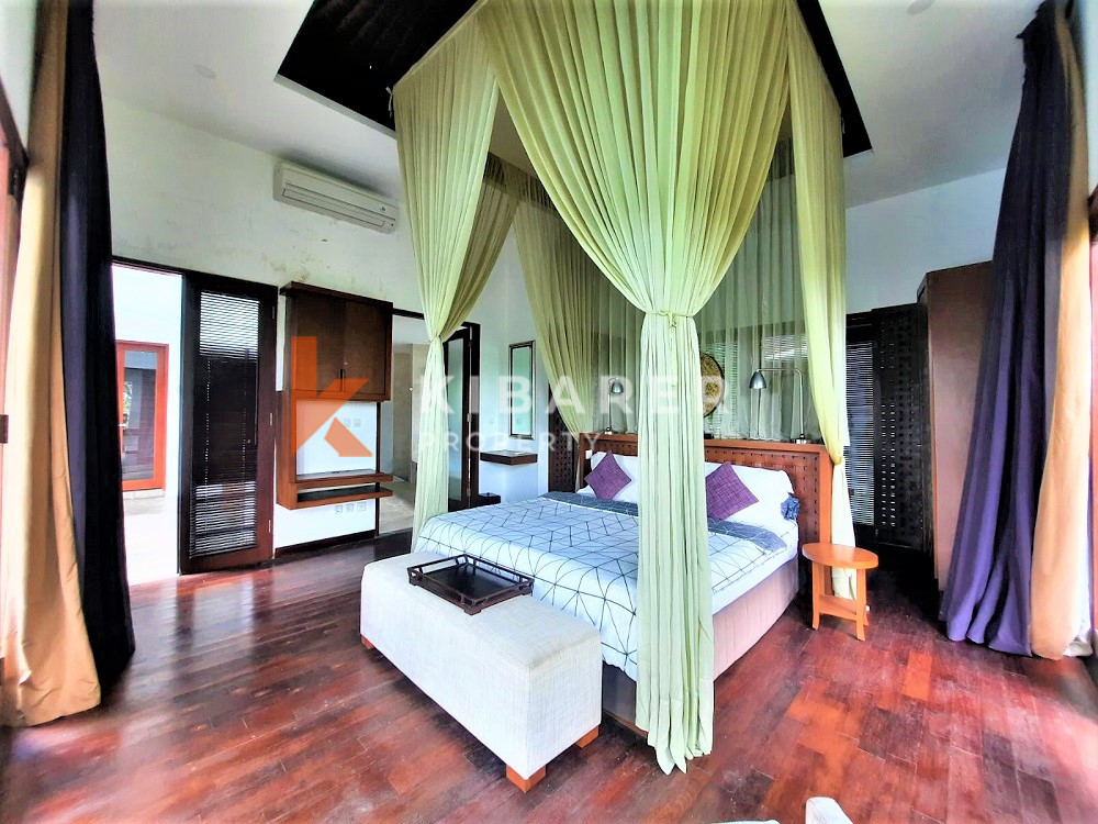 Menakjubkan Four Bedrooms Open Living Villa Terletak Di Canggu Padonan