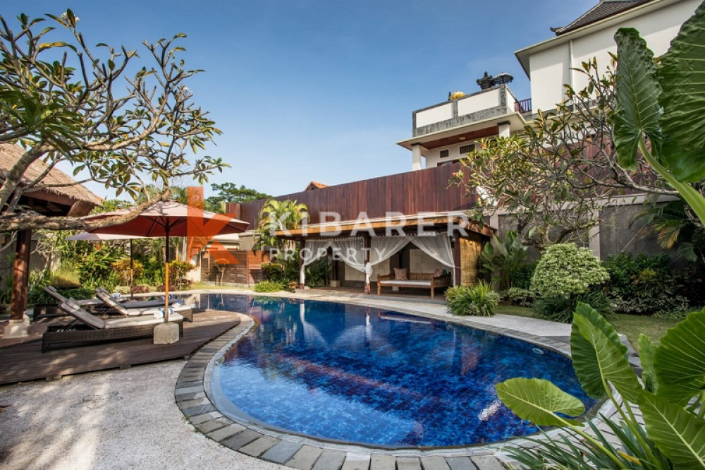 Amazing Five Bedroom Closed Living Villa Near Batu Belig Beach (Available Aug 2022)