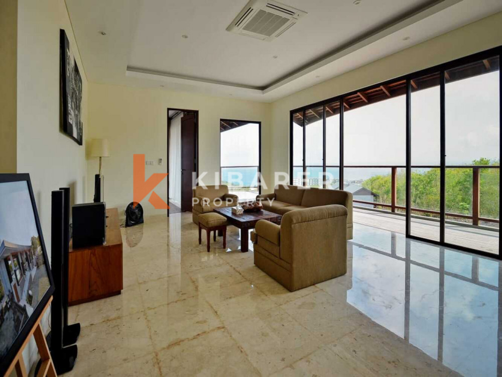 Spacious Three Bedroom Villa Enclosed Livingroom with Ocean View (Available On August 20th 2022)