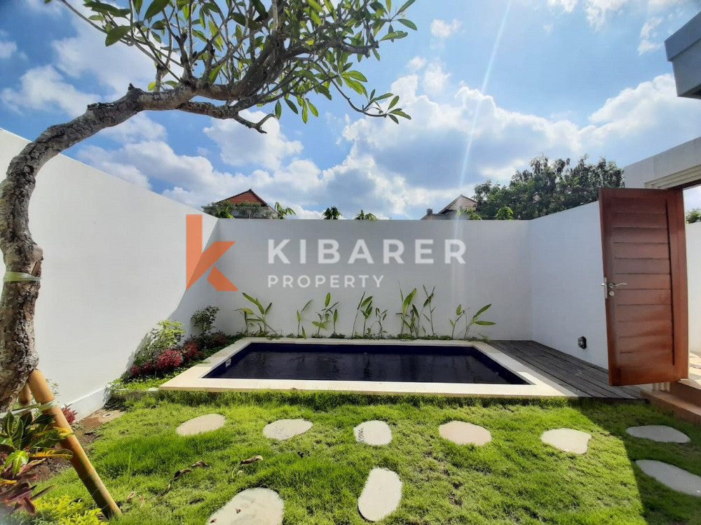 Vila Tiga Kamar Tidur yang Menakjubkan dengan Atap dan Hanya 400 m dari Pantai Cemagi