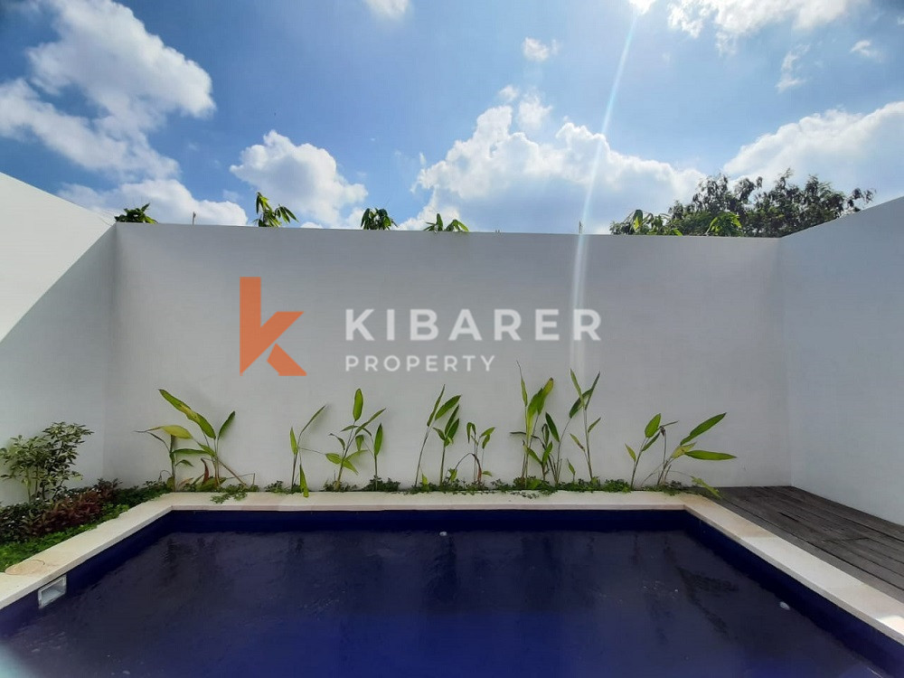 Vila Tiga Kamar Tidur yang Menakjubkan dengan Atap dan Hanya 400 m dari Pantai Cemagi