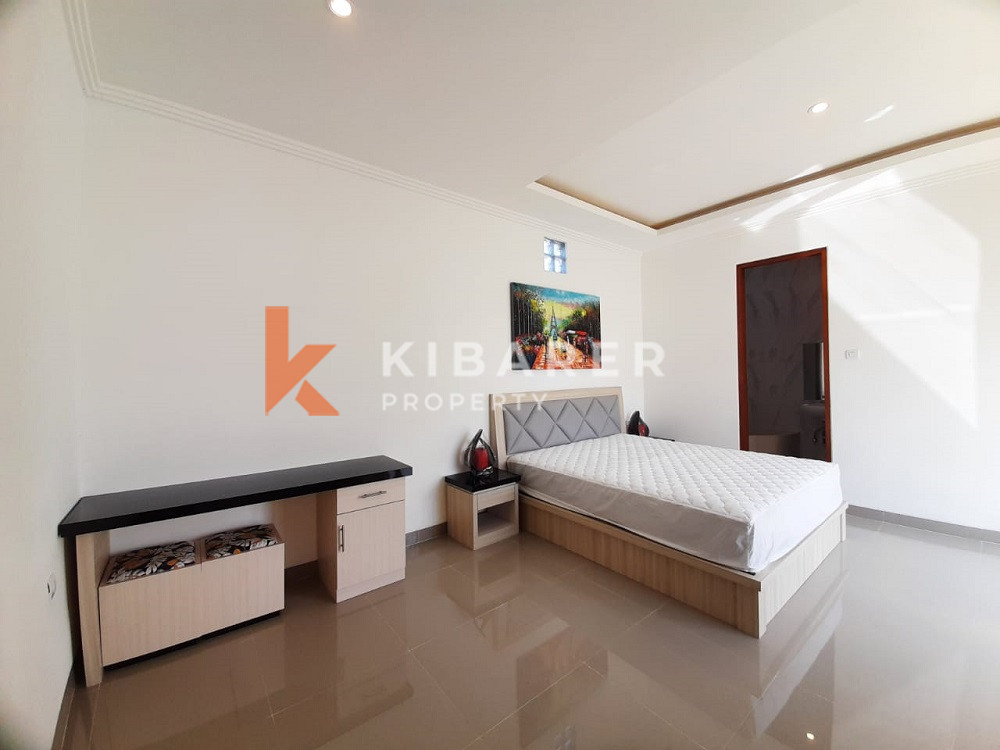 Vila Tiga Kamar Tidur yang Menakjubkan dengan Atap dan Hanya 400 m dari Pantai Cemagi