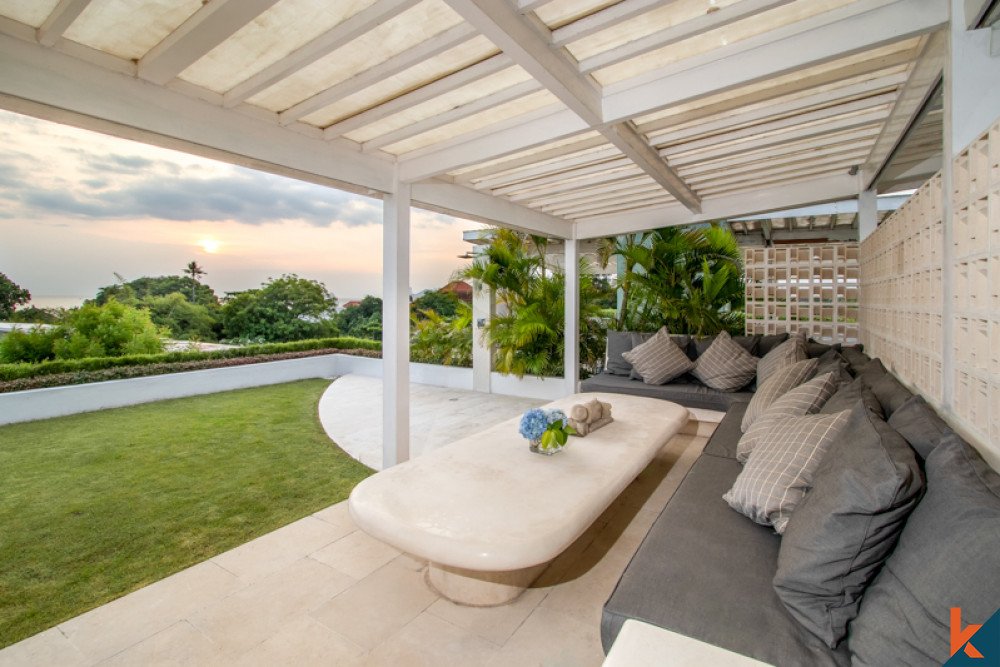 Incroyable Villa Complexe Avec vue sur l'océan à Louer à Batu Belig