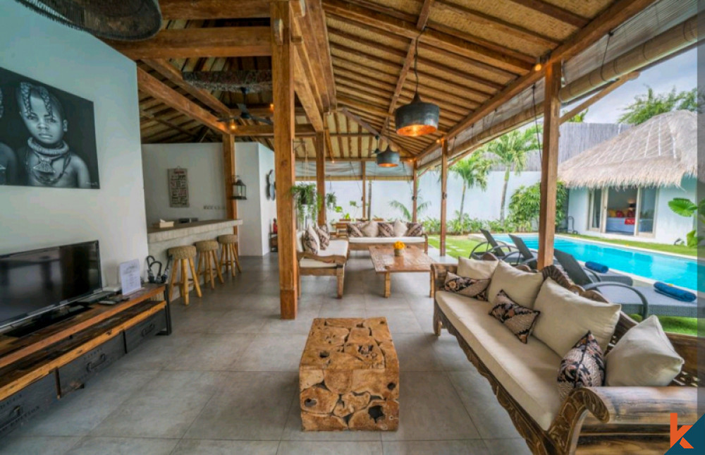 Idyllic Mix Modern Joglo Villa for Lease in Seminyak