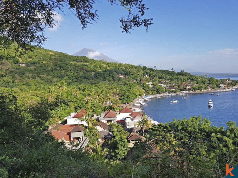 Villa Indah Dengan Pemandangan Gunung Dijual di Amed