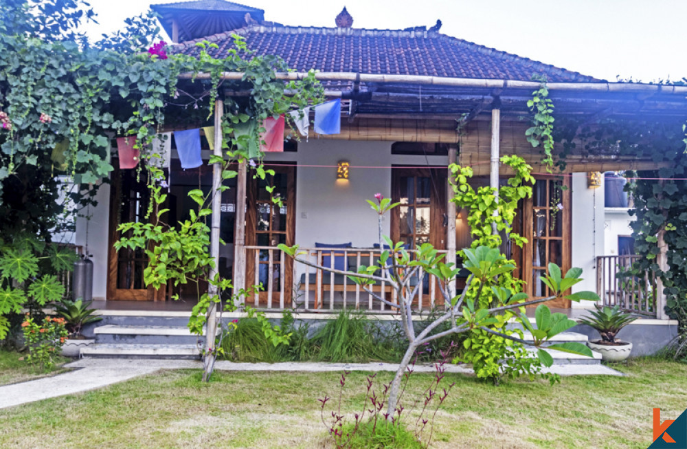 Villa Indah Dengan Pemandangan Gunung Dijual di Amed