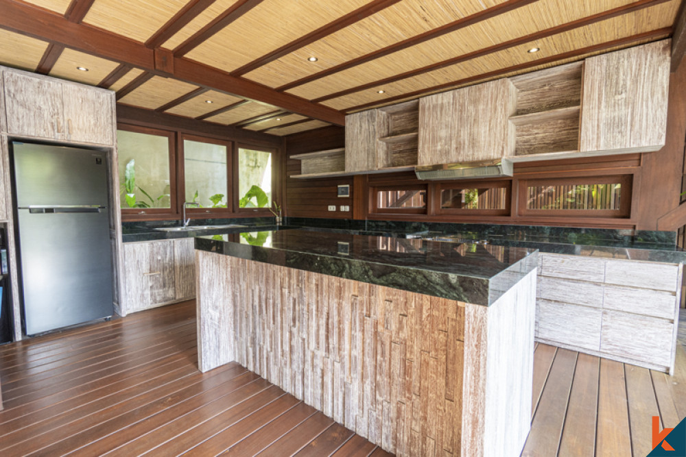 Villa en pleine propriété en bois de nouvelle technologie à vendre à Uluwatu