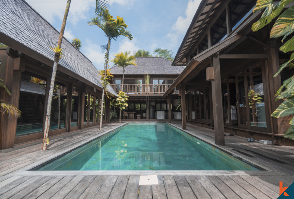 Luxurious Five Bedrooms Freehold Villa for Sale in Canggu