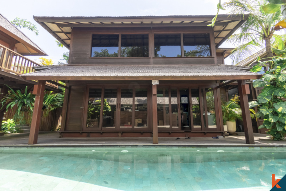 Villa en pleine propriété en bois de nouvelle technologie à vendre à Uluwatu