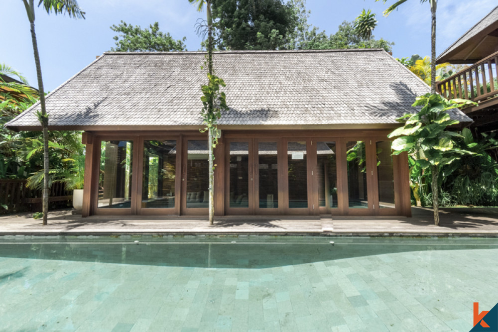 Villa en pleine propriété en bois de nouvelle technologie à vendre à Uluwatu