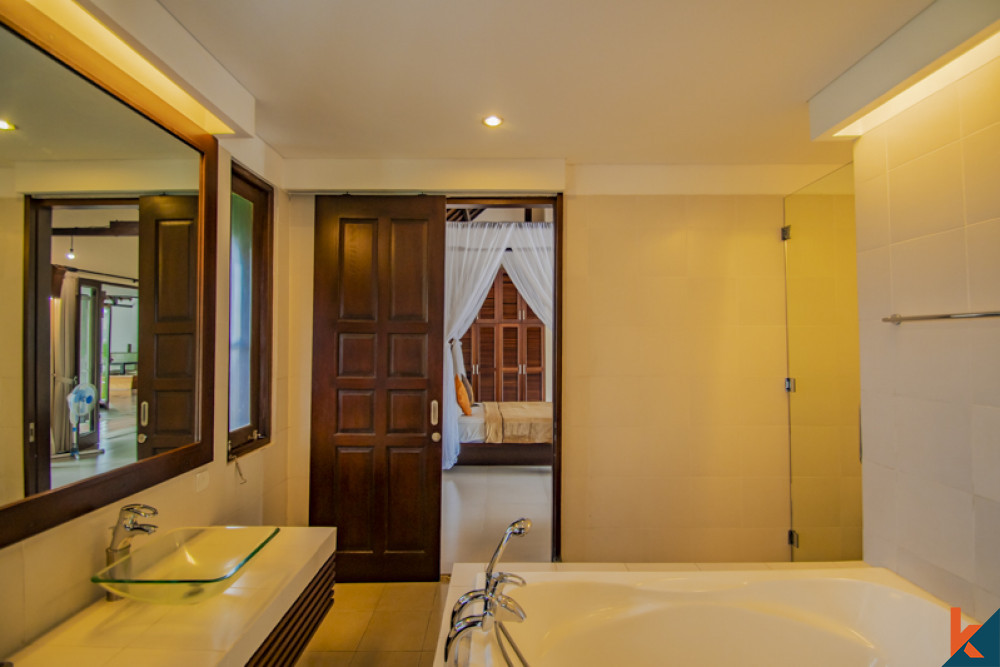 Magnifique 3 Chambres d'immeuble avec une vue imprenable à vendre à Ubud