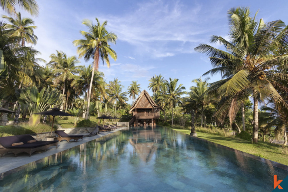 Villa dengan Spacious Beachfront Freehold Dijual di Jembrana