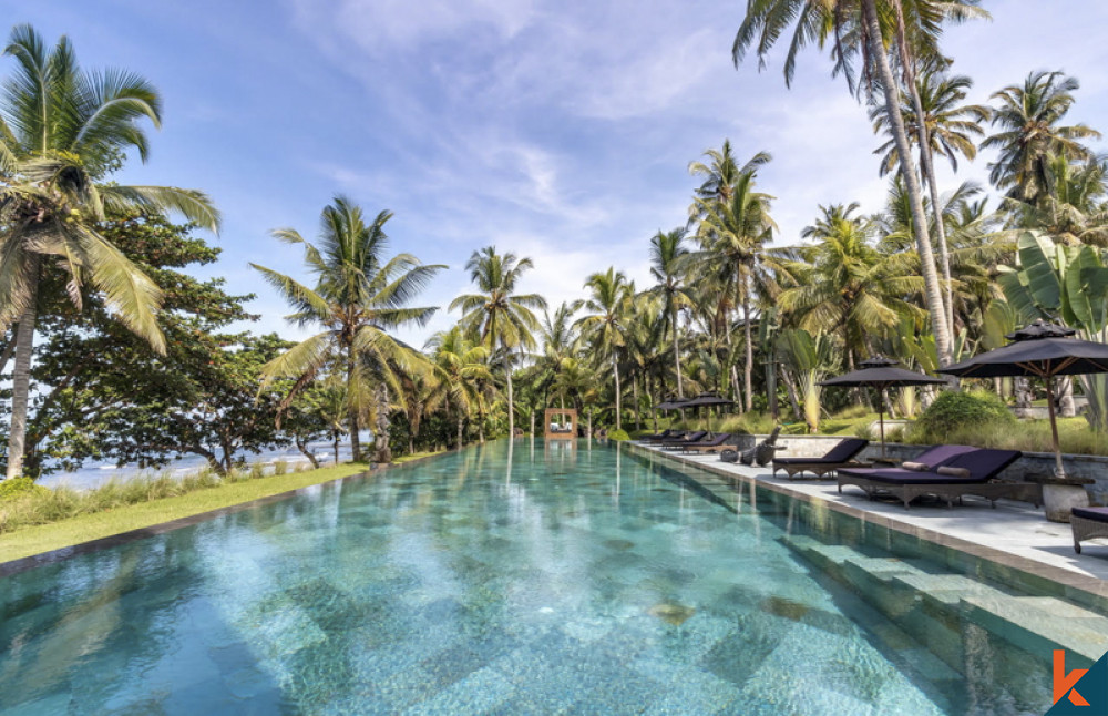 Villa dengan Spacious Beachfront Freehold Dijual di Jembrana