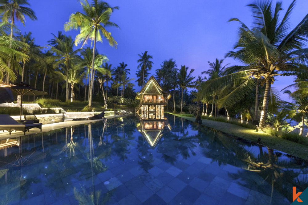 Villa dengan Spacious Beachfront Freehold Dijual di Jembrana