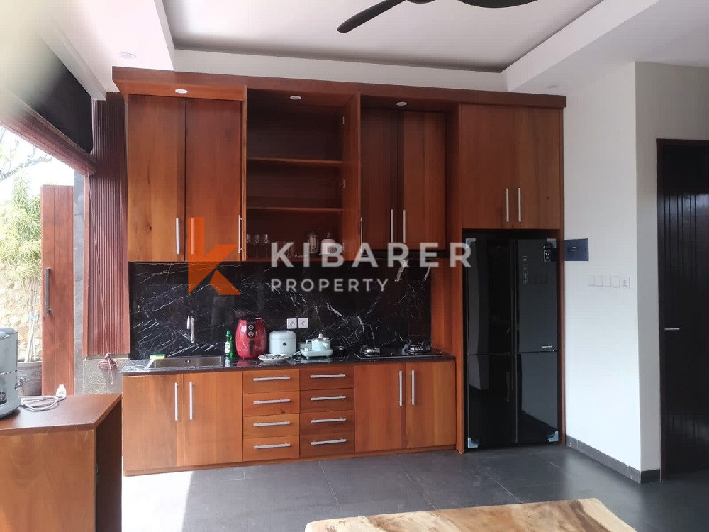 Vila Baru Tiga Kamar Tidur dekat dengan Pantai Kedungu