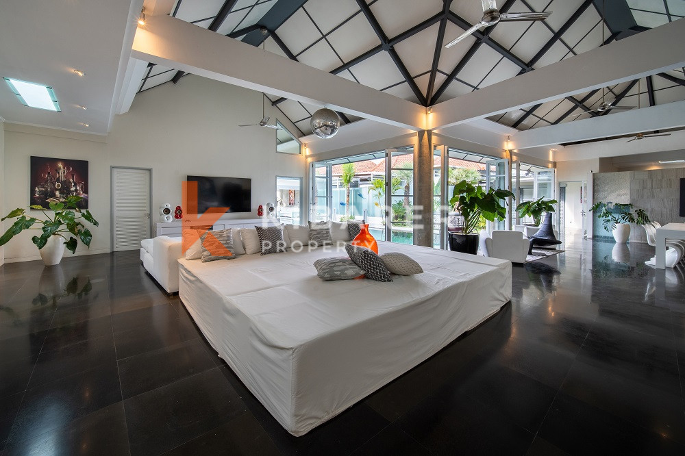 Gorgeous Four Bedroom Villa with best location Sanur