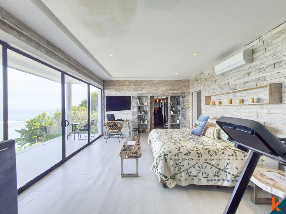 Gorgeous Ocean View Clifftop Villa With Private Beach for Lease in Nusa Dua