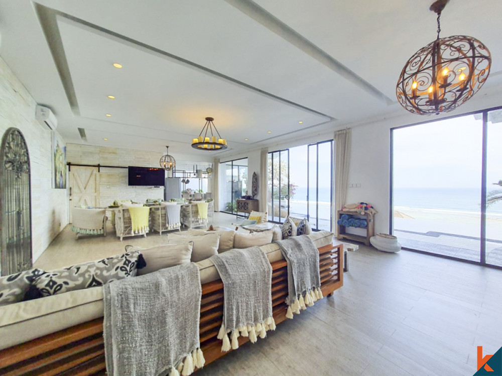 Gorgeous Ocean View Clifftop Villa With Private Beach for Lease in Nusa Dua