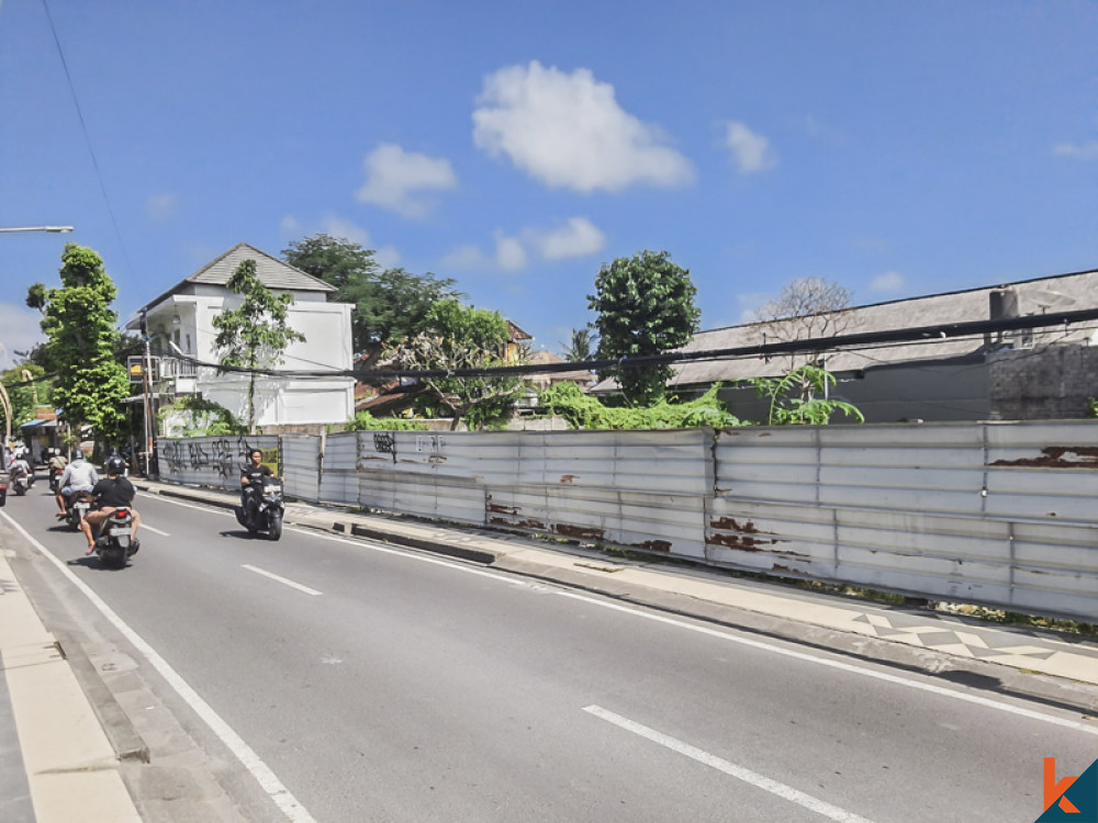 Ideal 10 are plot of land for lease in center Seminyak