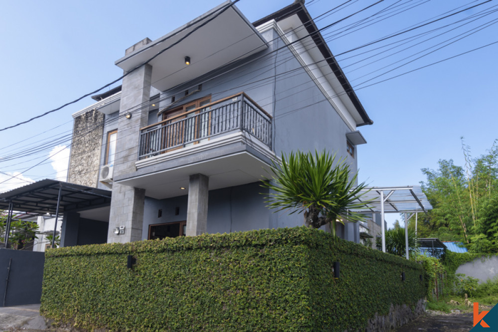 Belle villa minimaliste de trois chambres à vendre à Jimbaran