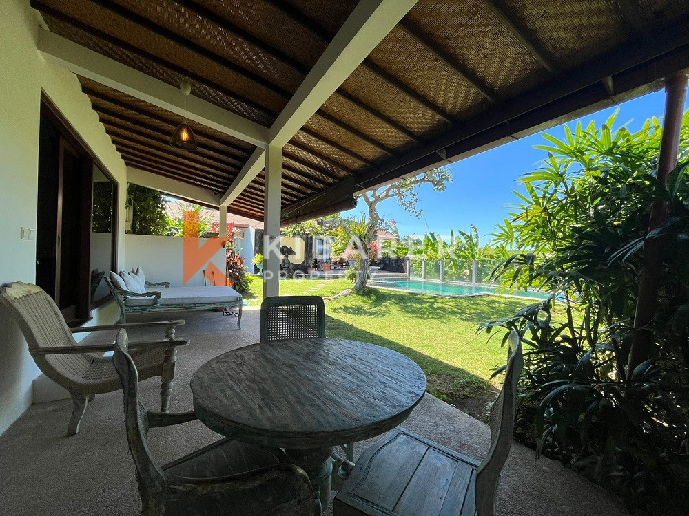 beautiful four bedroom enclosed living villa in center area of berawa canggu