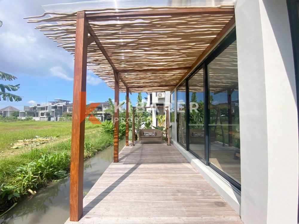 Modern Four Bedroom Villa with Enclosed Living In The Heart of Canggu