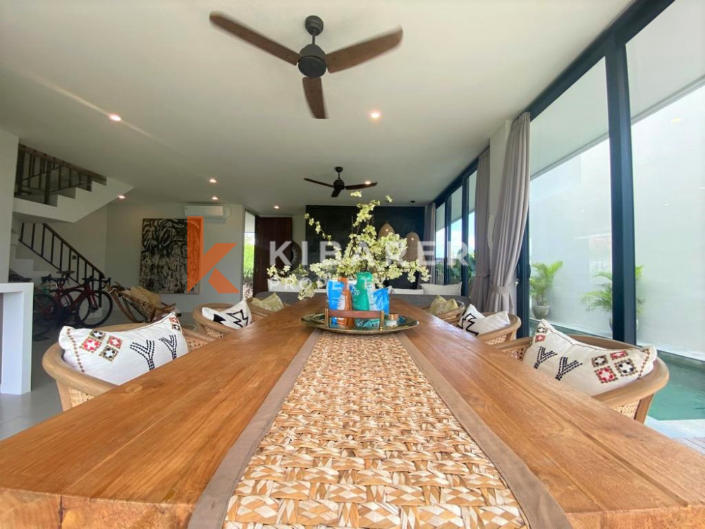 Modern Four Bedroom Villa with Enclosed Living In The Heart of Canggu