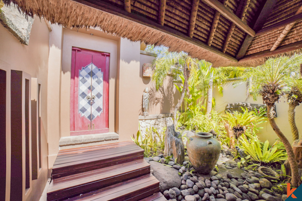 Élégante villa traditionnelle en pleine propriété à vendre à Jimbaran