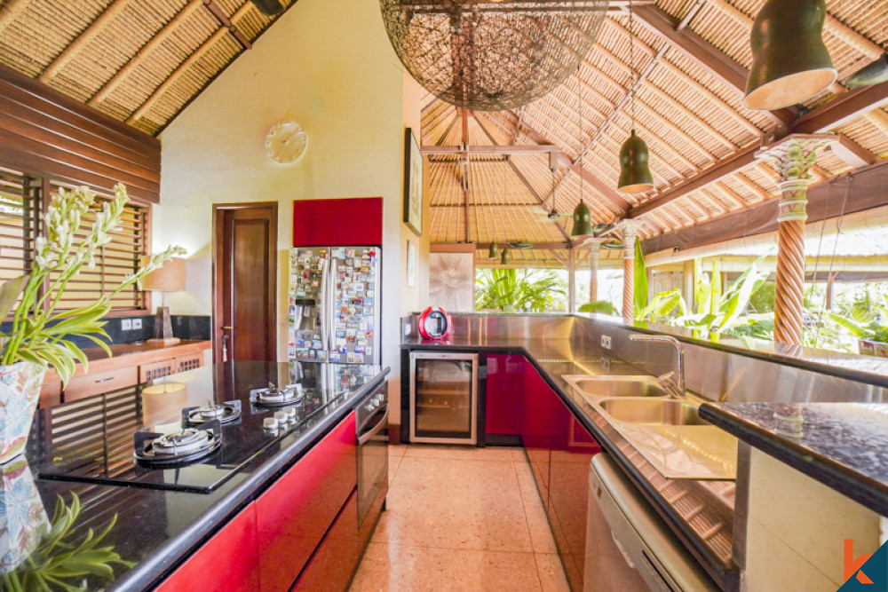 Stylish Traditional Freehold Villa for Sale in Uluwatu
