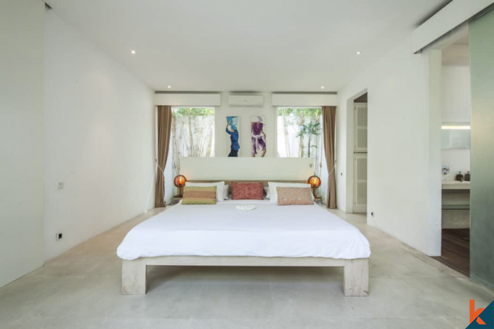 Luxurious Contemporary and Tropical Two Villas Located in Berawa