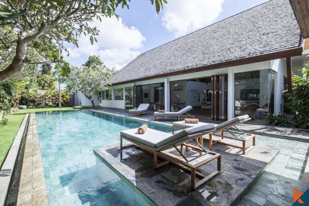 Luxurious Contemporary and Tropical Two Villas Located in Berawa