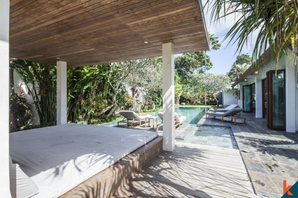 Luxurious Contemporary and Tropical Two Villas Located in Berawa