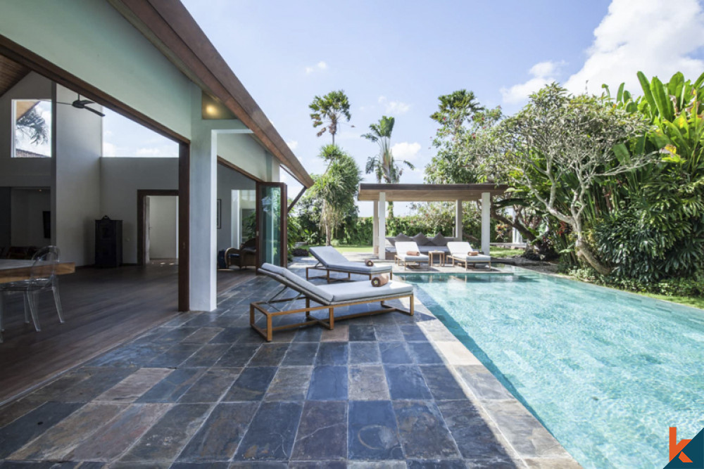 Luxurious Contemporary and Tropical Two Villas Located in Berawa